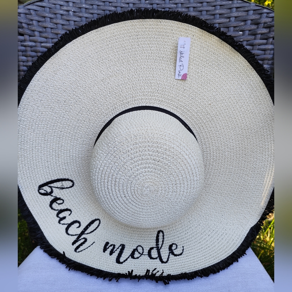 Tickled Pink Beach Mode Hat New